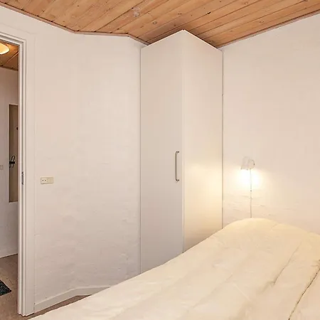 4 Person On A In Tatil Evi
